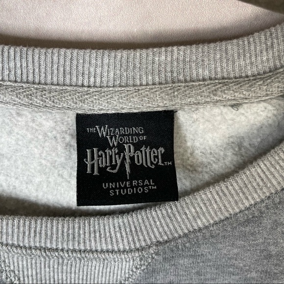 Wizarding World Of Harry Potter Universal Studios Gryffindor Sweatshirt Sz S - Picture 5 of 8